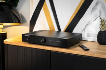 Комплект стереоусилитель PHAZE AUDIO VOLT black + проигрыватель винила DIANA walnut