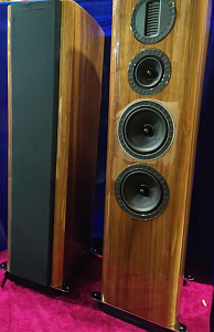 Напольные акустические системы Wharfedale Aura 4 Цвет: Орех [HI-GLOSS WALNUT]