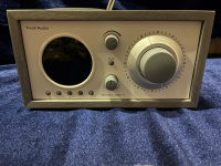 Радиоприемник с часами Tivoli Model One+ Цвет: Серый/Белый [Grey/White]