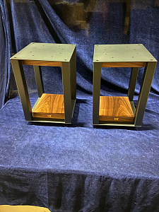 Напольная подставка для АС Wharfedale Linton Stand Цвет: ОРЕХ [ANTIQUE WALNUT]